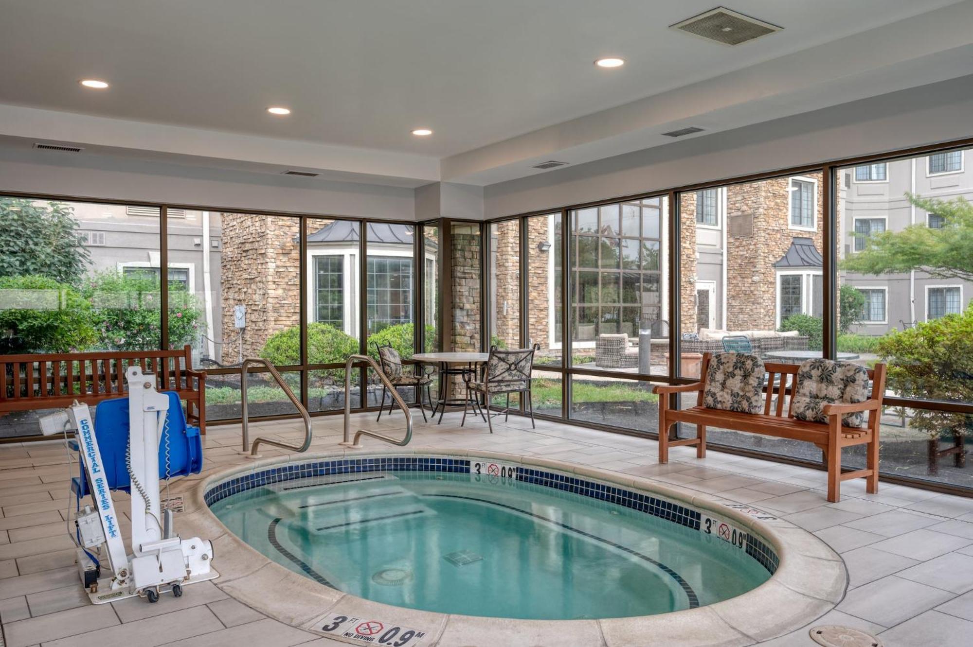 Staybridge Suites Allentown Airport Lehigh Valley By Ihg 外观 照片